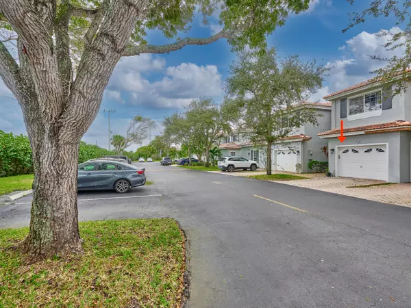 Boca Raton, FL 33487,5121 Sabal Gardens LN 2