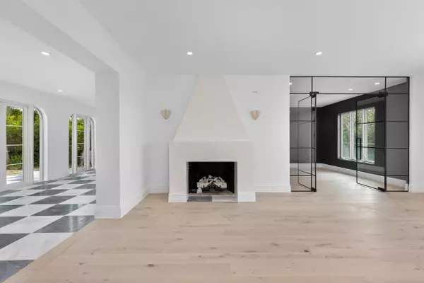 Palm Beach, FL 33480,1246 N Lake WAY