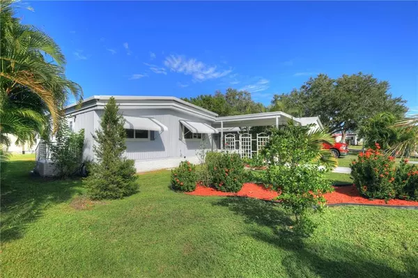 902 Cashew CIR, Barefoot Bay, FL 32976