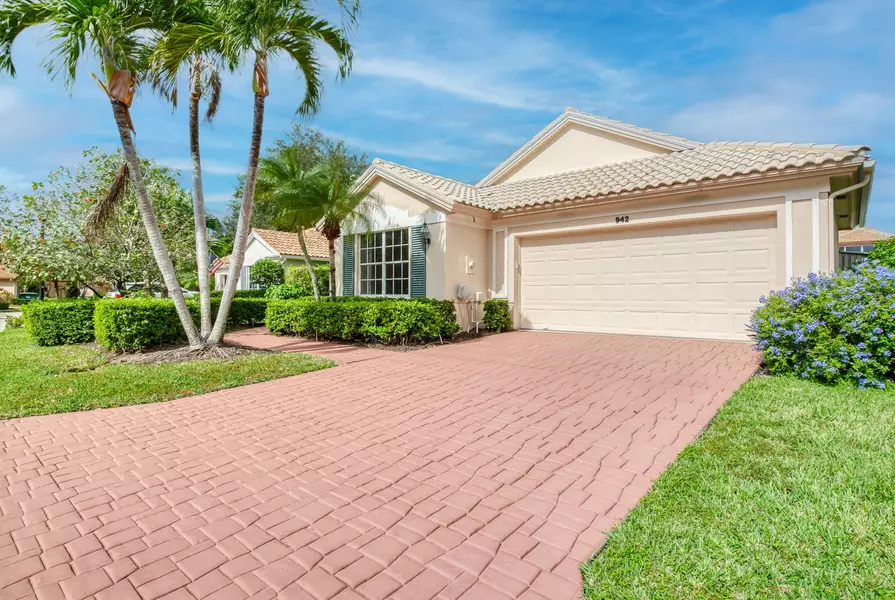 942 Augusta Pointe DR, Palm Beach Gardens, FL 33418