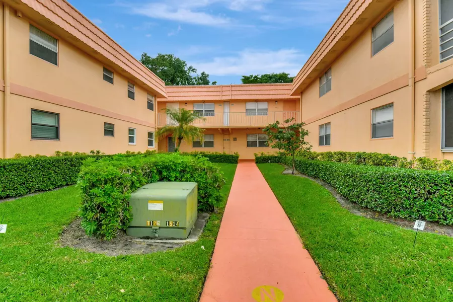 669 N Saxony, Delray Beach, FL 33446