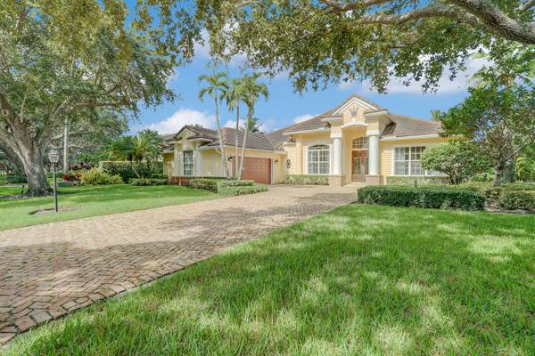 18530 SE Lakeside DR, Tequesta, FL 33469