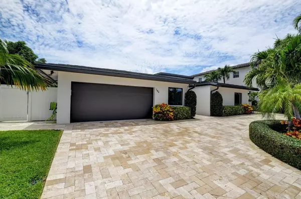 Boca Raton, FL 33487,784 NE 71st ST