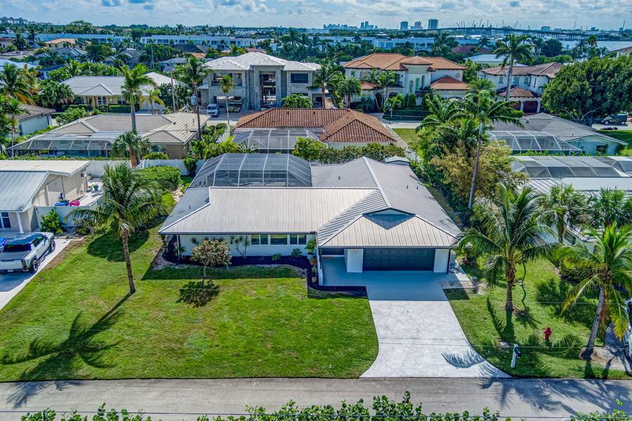 1081 Bimini LN, Singer Island, FL 33404