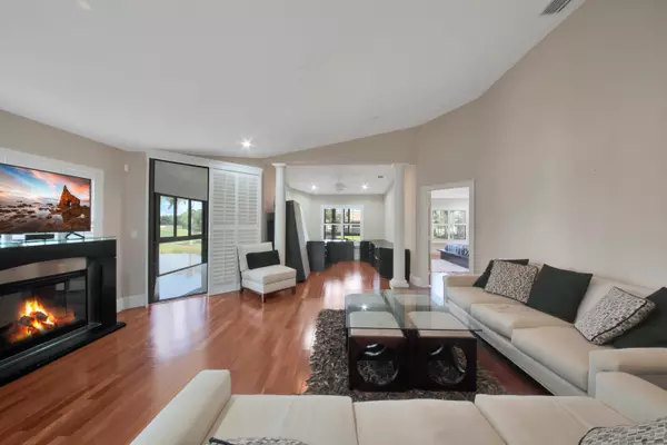 Delray Beach, FL 33446,7677 Glendevon LN 1705