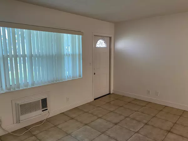 38 Bedford B 38, West Palm Beach, FL 33417