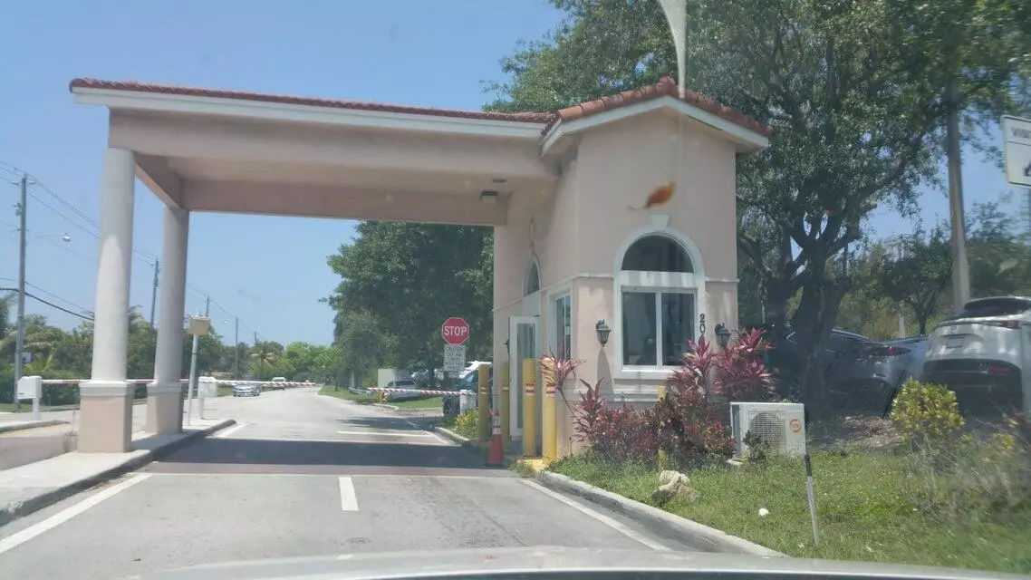 Miami Gardens, FL 33169,20400 NW 7th AVE 204