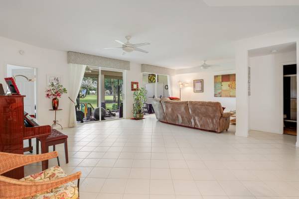 Boynton Beach, FL 33437,11570 Briarwood CIR 1