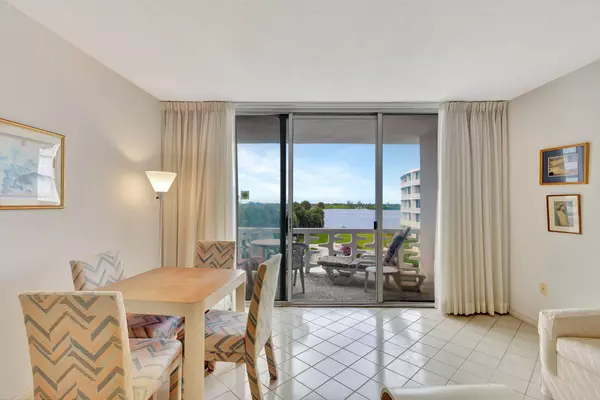 Palm Beach, FL 33480,2760 S Ocean BLVD 316