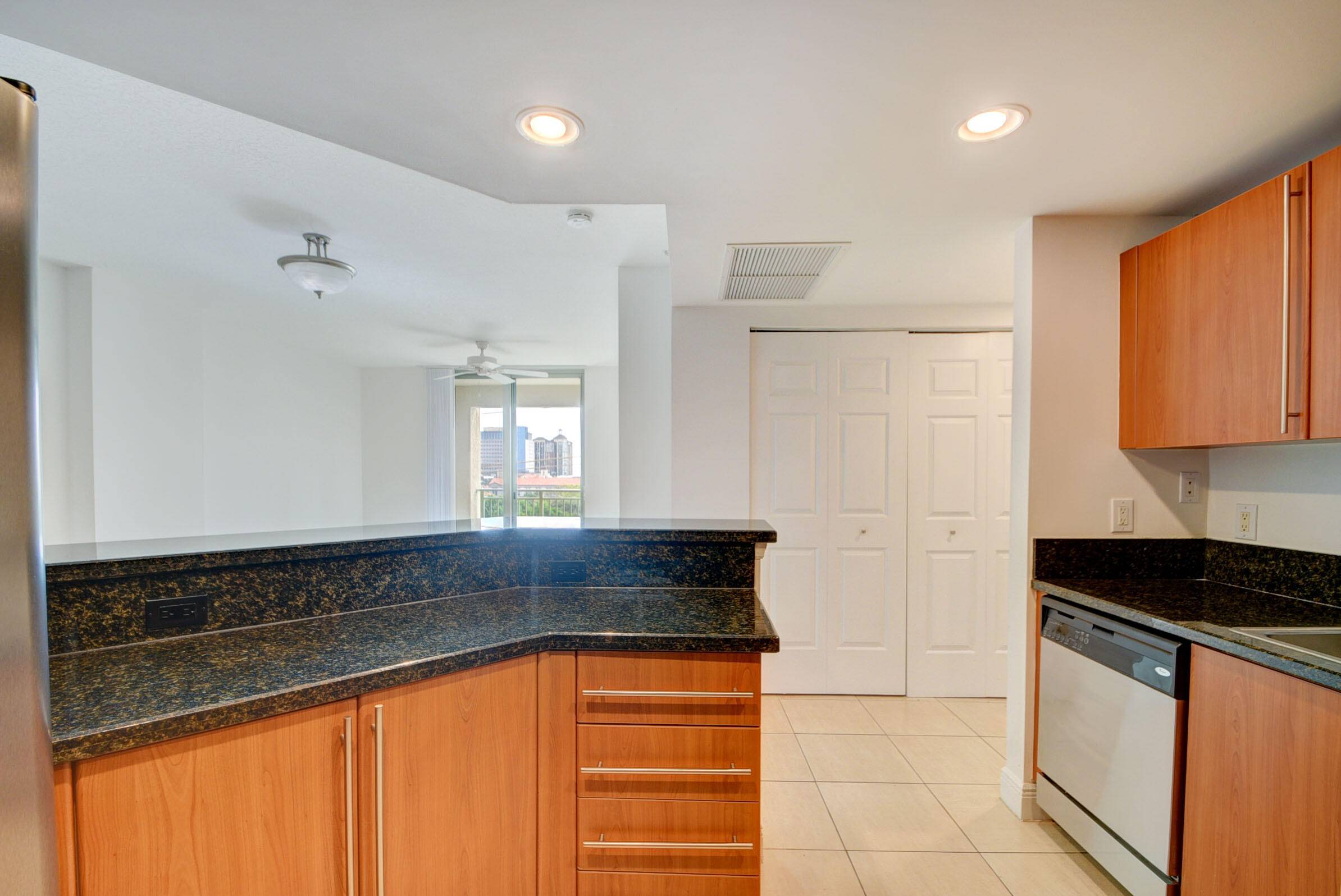 West Palm Beach, FL 33401,610 Clematis ST 638