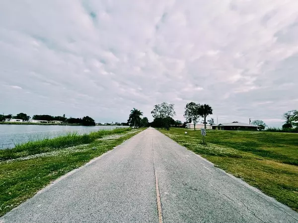 Moore Haven, FL 33471,0 River RD Lot 7