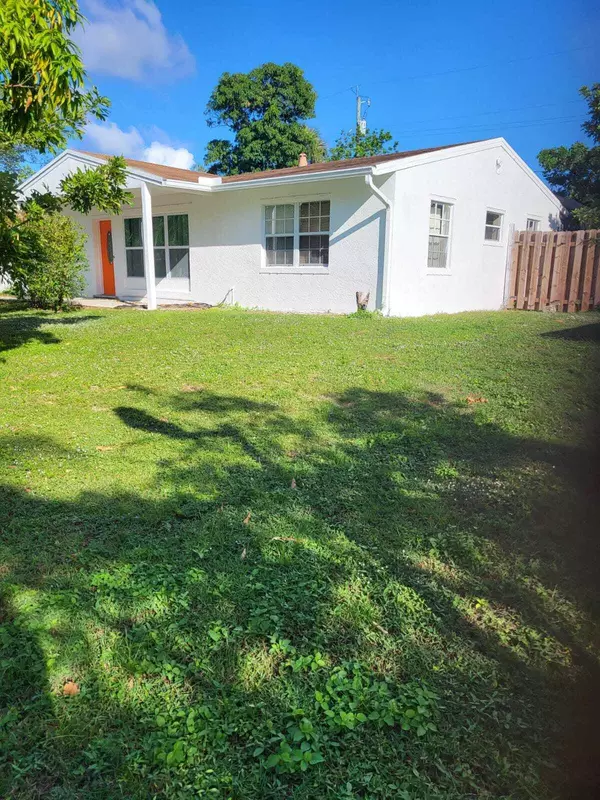 Lake Worth, FL 33461,700 Lake Osbourbe TER