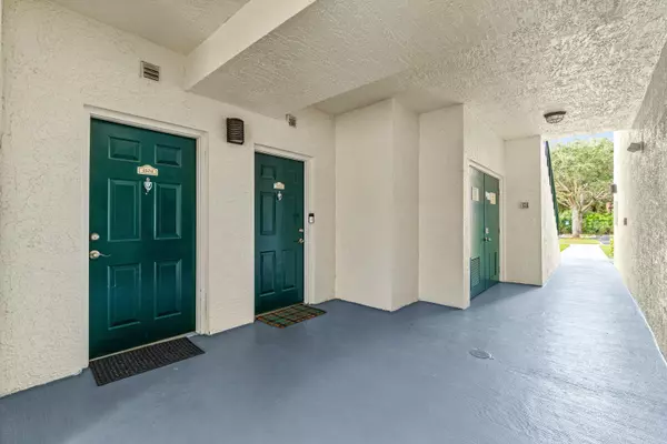 Palm Beach Gardens, FL 33418,4104 E Myrtlewood CIR