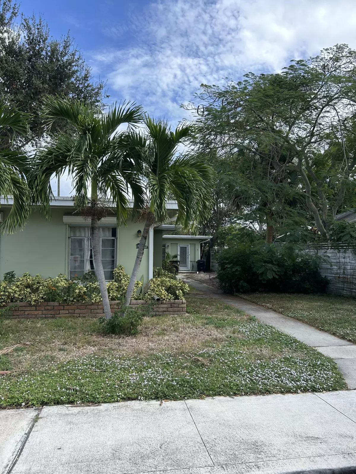 Lake Worth Beach, FL 33460,214 S Palmway 3