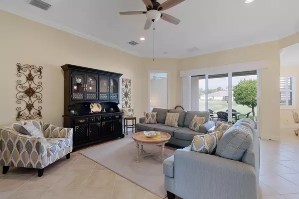 Vero Beach, FL 32966,7462 Oakcrest LN