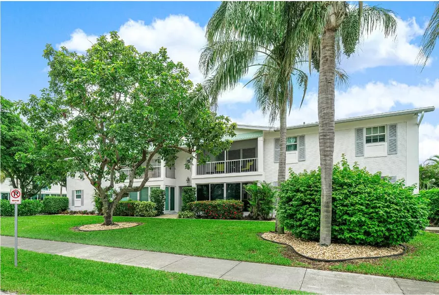 301 Venetian DR 13, Delray Beach, FL 33483