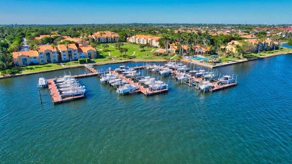 127 Yacht Club Way 111, Hypoluxo, FL 33462