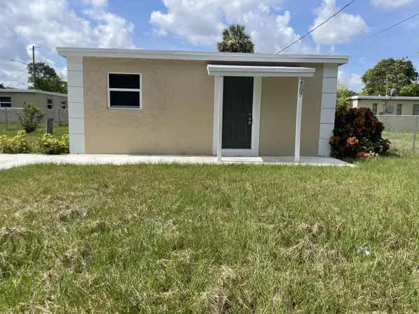 2507 Avenue L, Fort Pierce, FL 34947