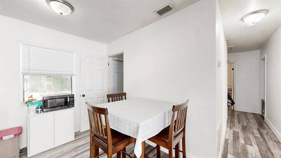 Pompano Beach, FL 33060,211 NE 21st CT