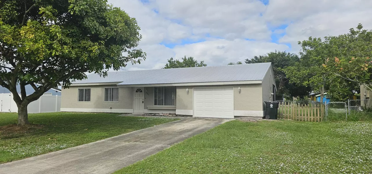 3225 SW Ronlea CT, Port Saint Lucie, FL 34953