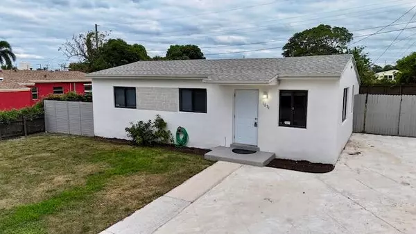 Riviera Beach, FL 33404,1071 W 27th ST