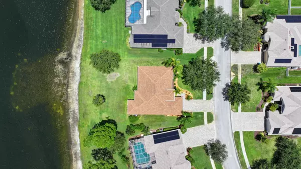 Palm Bay, FL 32909,241 SE Devlin CT