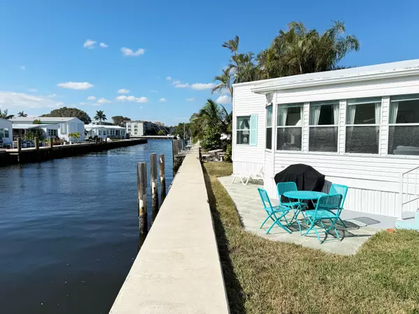 204 Mallard DR U, Briny Breezes, FL 33435