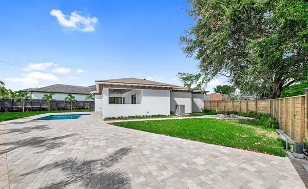 Palm Springs, FL 33461,2929 Lorene DR