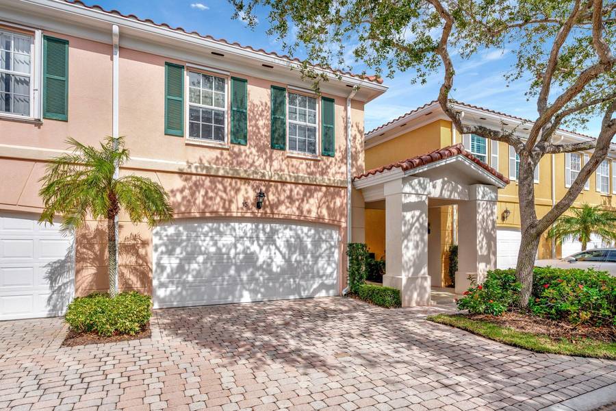 15 Laurel Oaks CIR, Tequesta, FL 33469