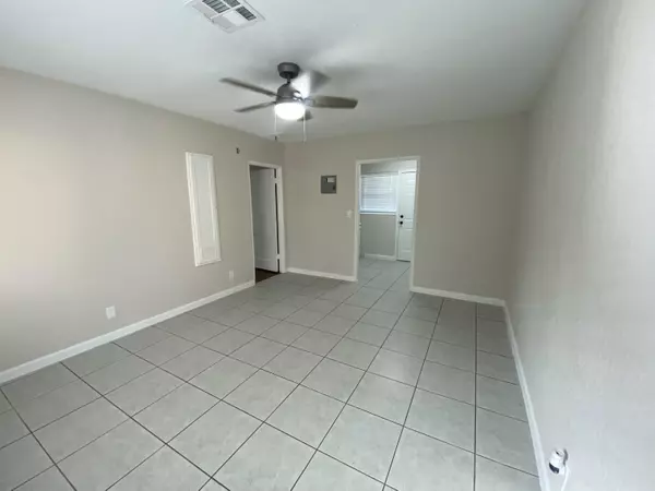 914 N J ST 2, Lake Worth Beach, FL 33460