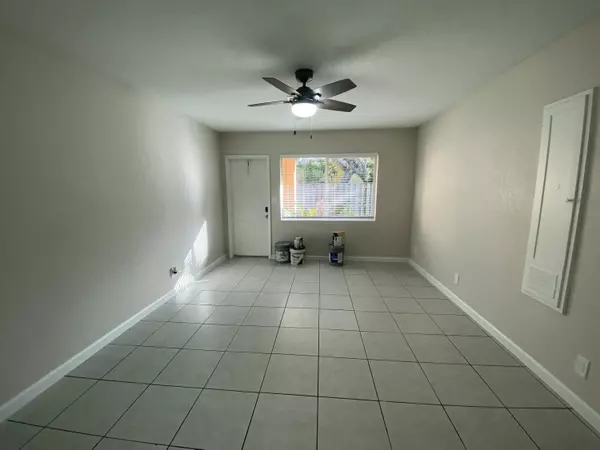 Lake Worth Beach, FL 33460,914 N J ST 2