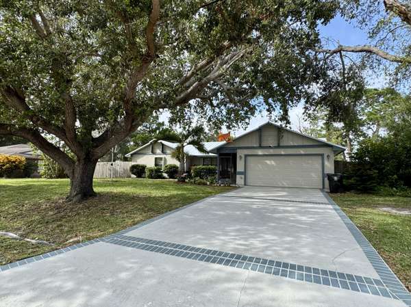 1833 SE Deming AVE, Port Saint Lucie, FL 34952