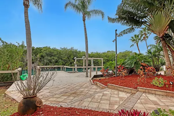 Satellite Beach, FL 32937,946 Loggerhead Island DR