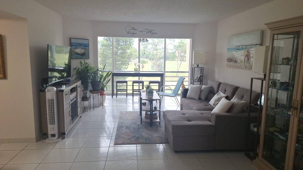 Lake Worth, FL 33467,3836 Via Poinciana 404