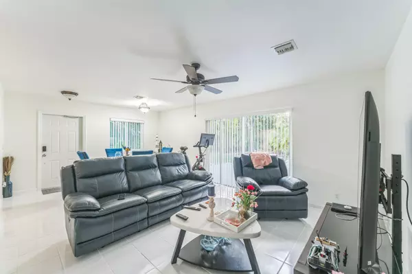 Deerfield Beach, FL 33442,1423 SW 48th TER