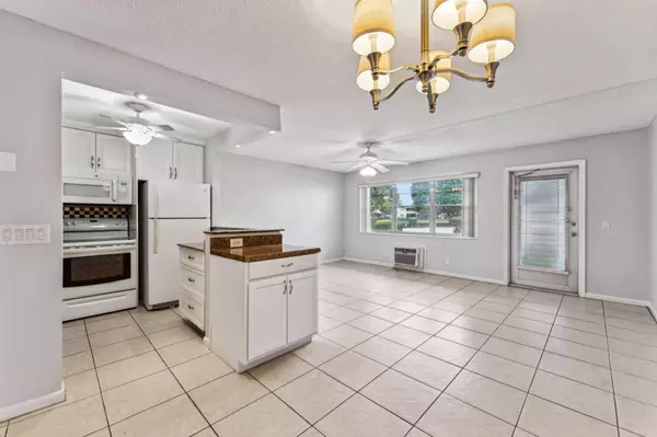 119 Dorchester F, West Palm Beach, FL 33417