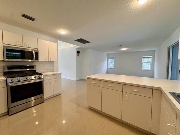 Greenacres, FL 33413,1132 Hatteras CIR