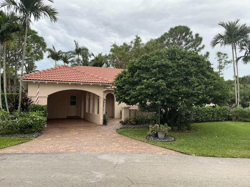 1 Fairway DR, Boynton Beach, FL 33436