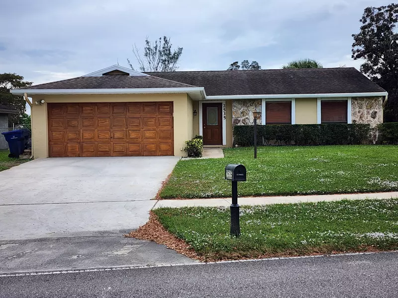 2535 N Canterbury DR, West Palm Beach, FL 33407