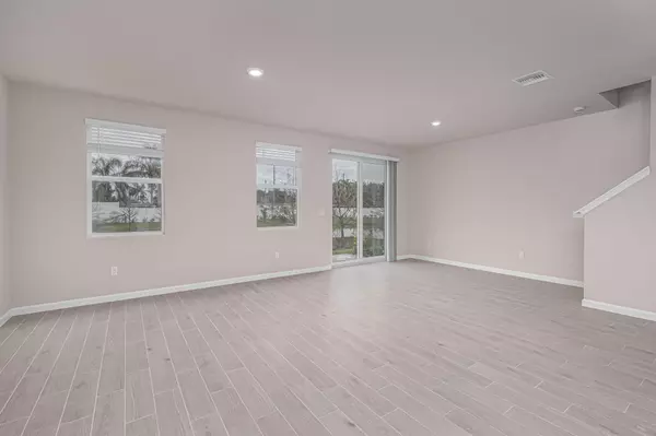 Fort Pierce, FL 34982,680 Salisbury CIR