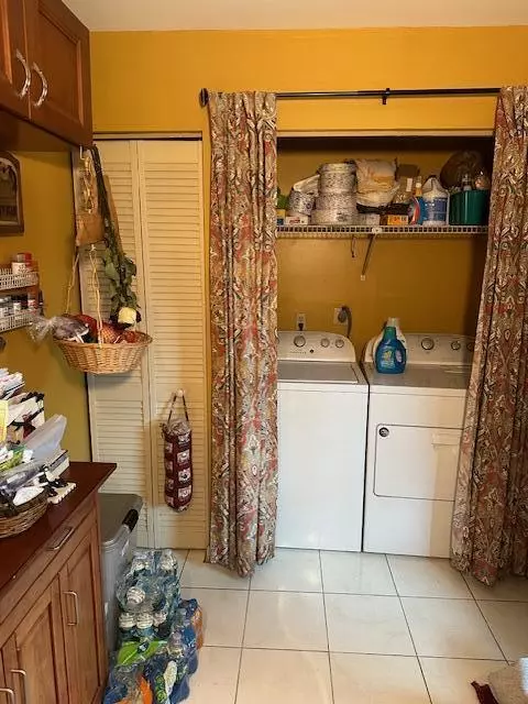 Delray Beach, FL 33445,4678 Pine Grove DR