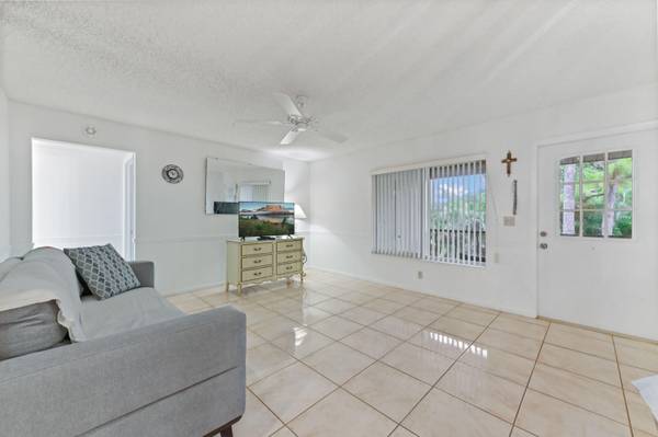 Greenacres, FL 33463,435 Pine Glen LN B-2