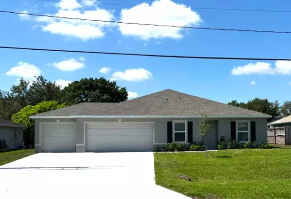 Port Saint Lucie, FL 34984,434 SE Oakridge DR