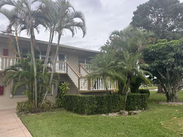 85 Chatham D, West Palm Beach, FL 33417