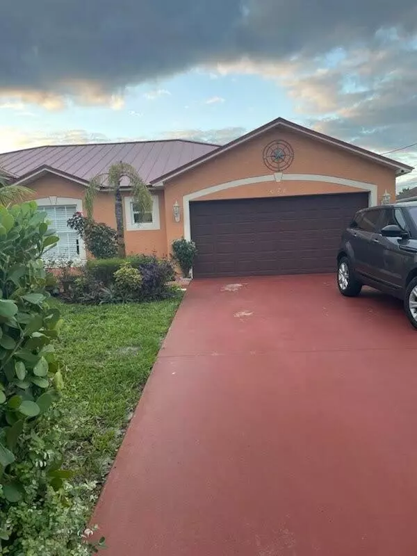 Port Saint Lucie, FL 34953,878 SW Squirrel AVE