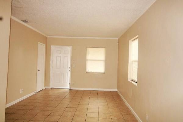 Riviera Beach, FL 33404,346 W 15th ST