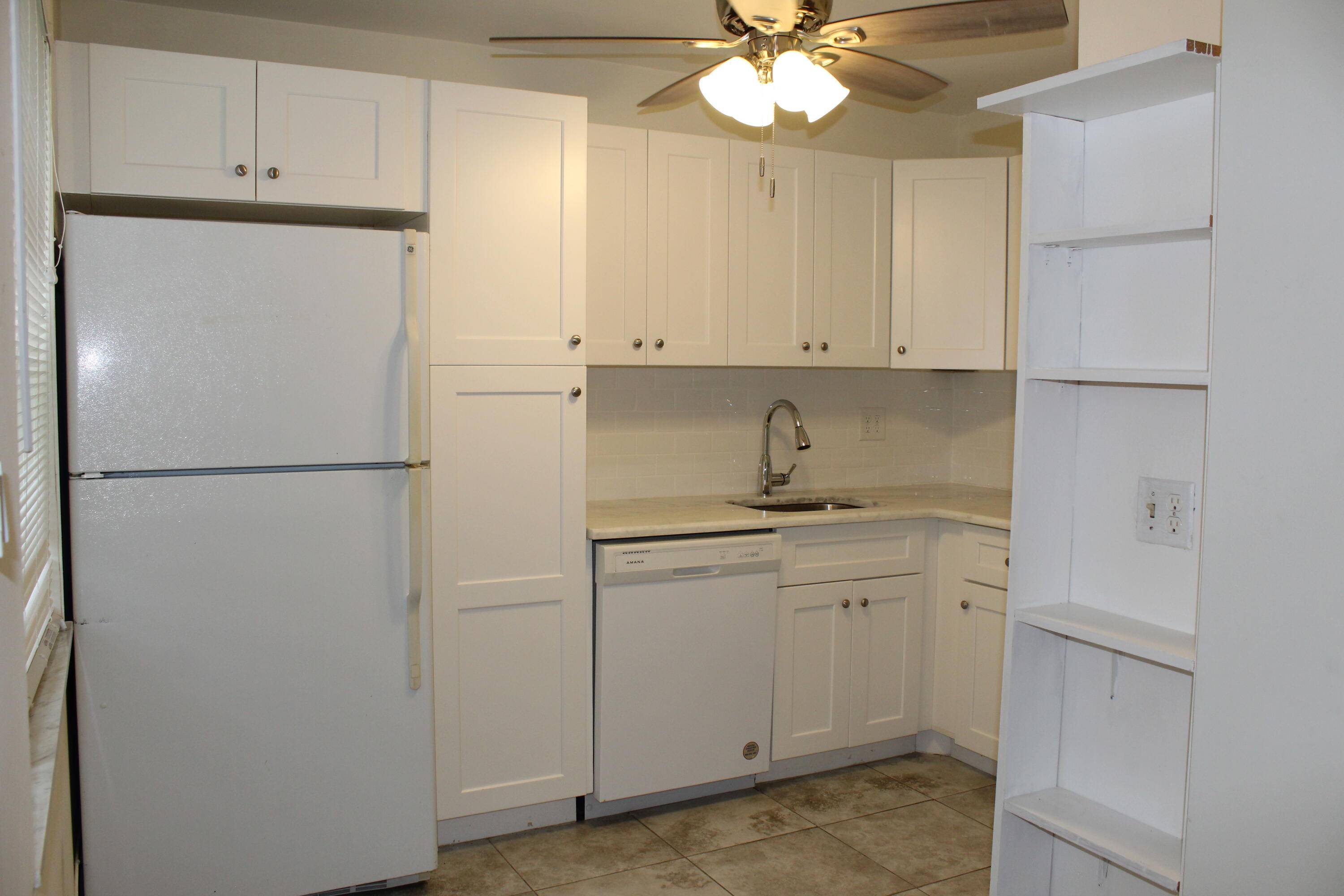 Boynton Beach, FL 33435,18 Colonial Club DR 103