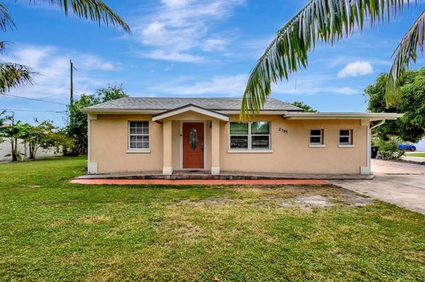 2705 N 10th AVE, Lake Worth, FL 33461