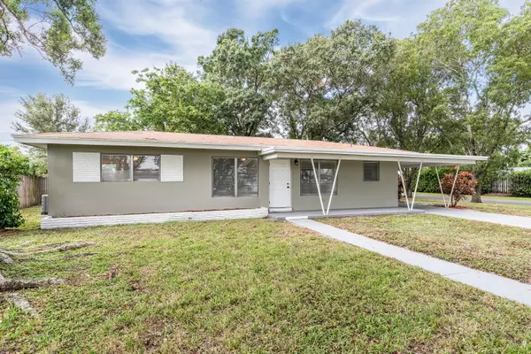 Plantation, FL 33317,811 W Country Club CIR