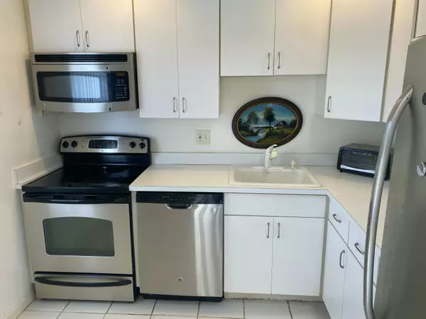 Delray Beach, FL 33446,3 Abbey LN 206